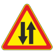 Дорожный знак 1.21 «Двустороннее движение» (временный) (металл 0,8 мм, I типоразмер: сторона 700 мм, С/О пленка: тип А инженерная)
